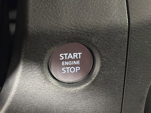 Used 2022 Nissan Frontier PRO-4X image 28