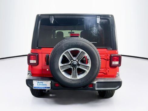 Used 2018 Jeep Wrangler Unlimited Sahara w/ Dual Top Group AWD/4WD image 6