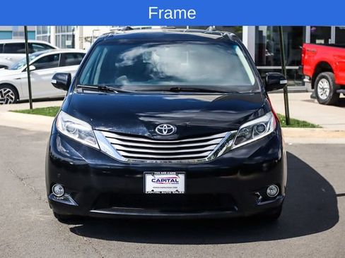 Used 2017 Toyota Sienna Limited Premium image 2