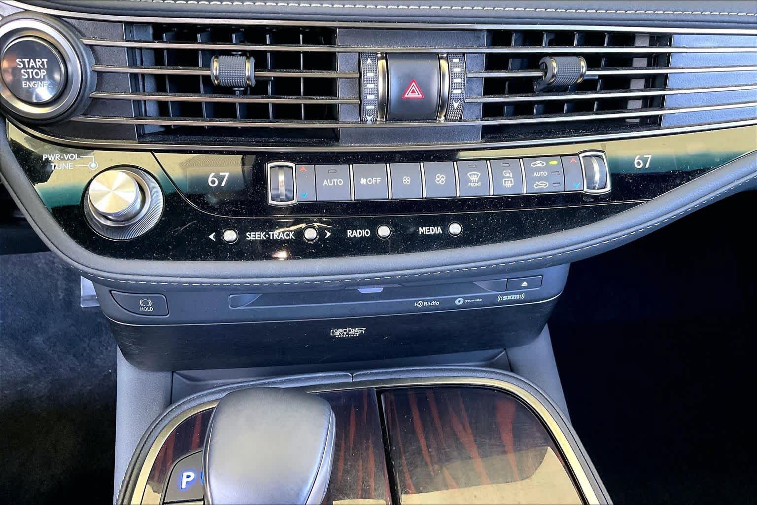 Used 2022 Lexus LS 500 w/ Interior Upgrade Package RWD image 32