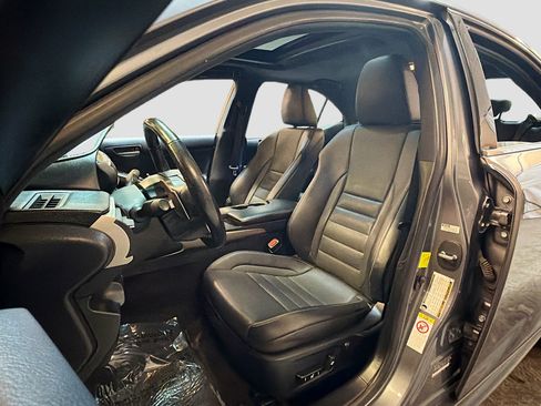 Used 2017 Lexus IS 300 F Sport w/ F Sport Package image 13