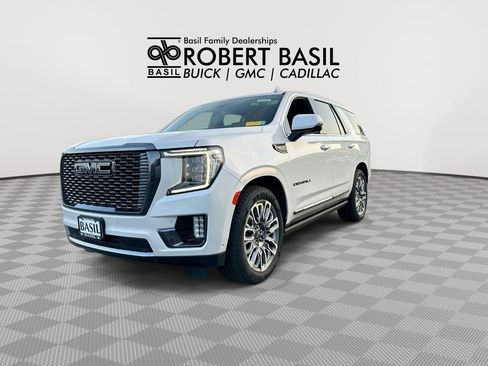 Used 2024 GMC Yukon Denali Ultimate AWD/4WD image 4