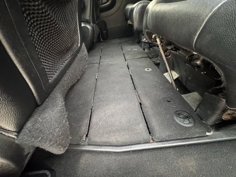 Used 2014 Chrysler Town & Country S FWD image 15
