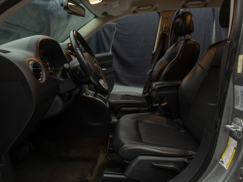 Used 2016 Jeep Compass Latitude image 11