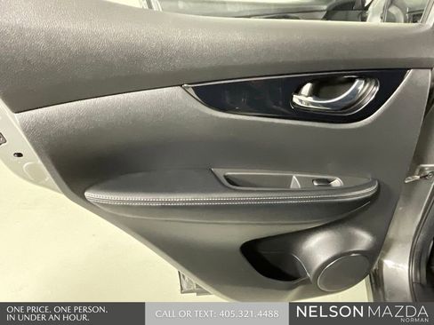 Used 2018 Nissan Rogue Sport SV w/ SV All-Weather Package image 18