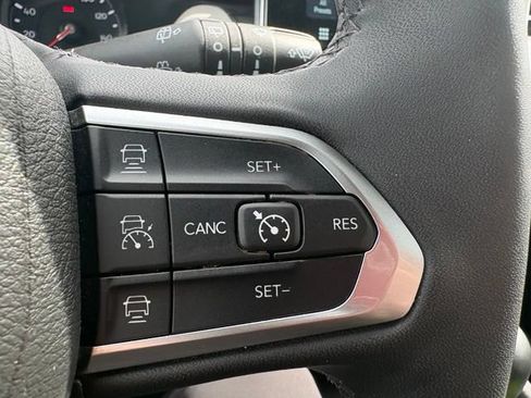 Used 2025 Jeep Compass Limited AWD/4WD image 37