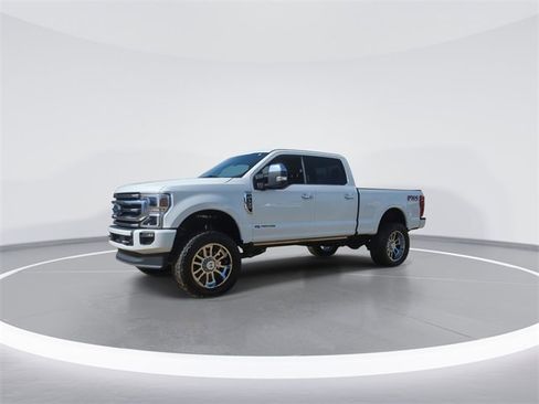 Used 2022 Ford F350 Platinum w/ FX4 Off-Road Package image 4