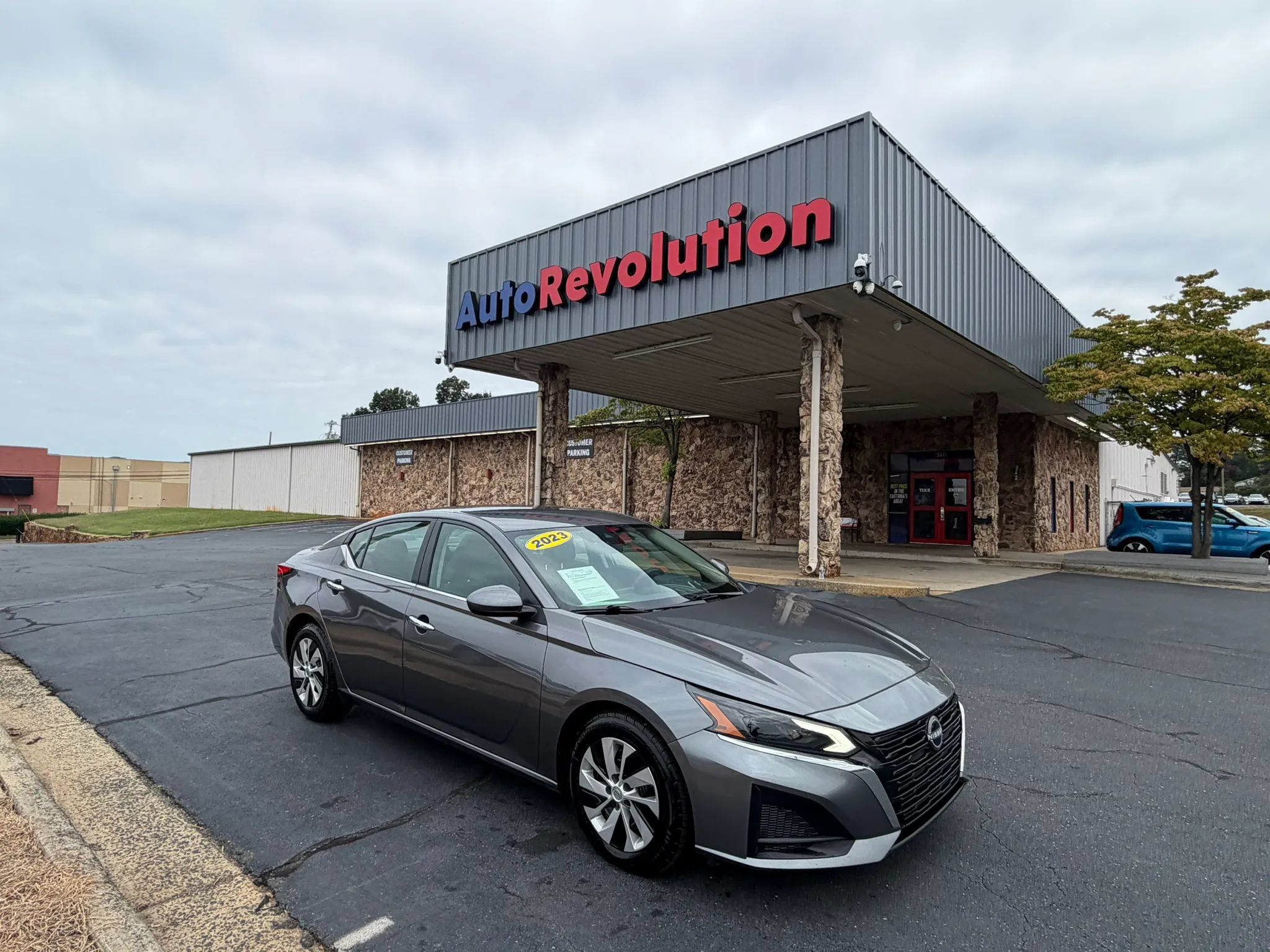 Used 2023 Nissan Altima 2.5 S FWD image 1