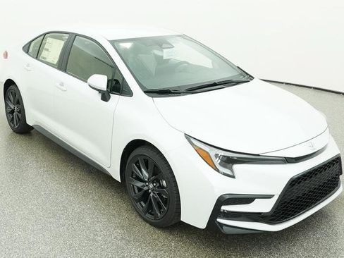 Used 2026 Toyota Corolla SE w/ SE Premium Package FWD image 10