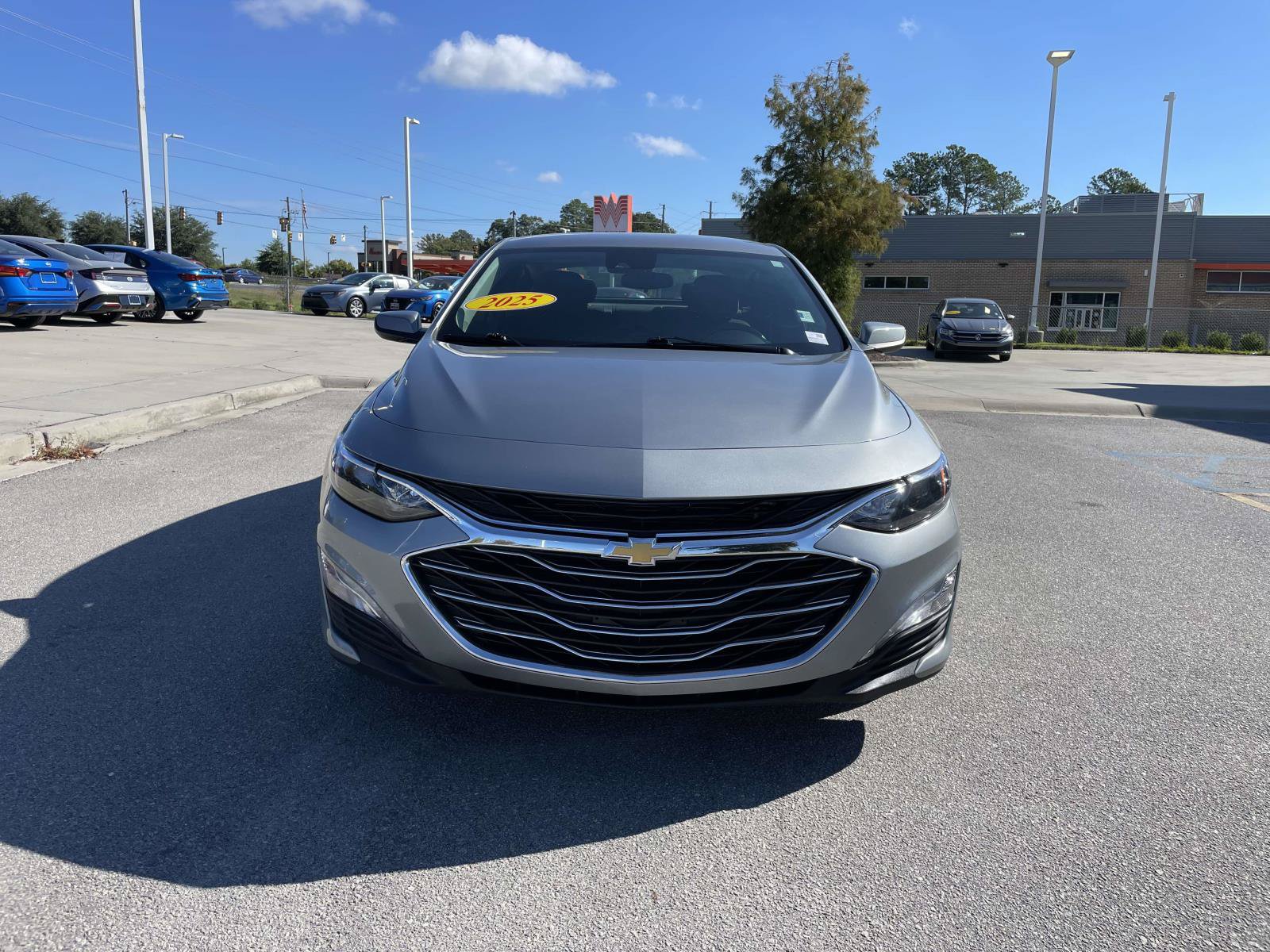 Used 2025 Chevrolet Malibu LT FWD image 2