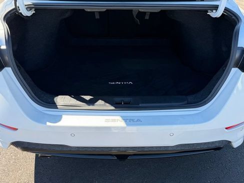 Certified 2022 Nissan Sentra SR w/ Midnight Edition FWD image 4