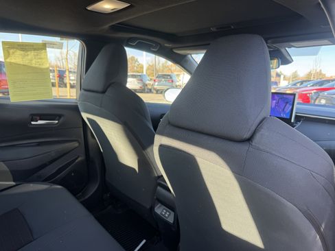 Used 2025 Toyota Corolla SE w/ SE Premium Package image 17