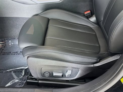 Certified 2023 BMW 330e w/ M Sport Package image 20