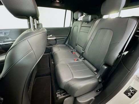 Used 2024 Mercedes-Benz EQB 250+ image 27