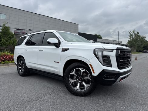 Used 2025 GMC Yukon AT4 Ultimate AWD/4WD image 2