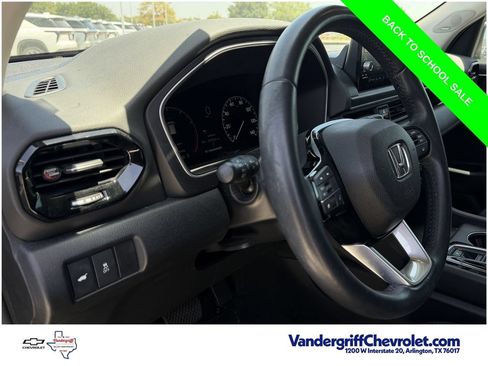 Used 2025 Honda Pilot Touring image 10