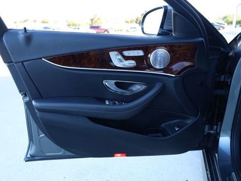 Used 2018 Mercedes-Benz E 300 image 23