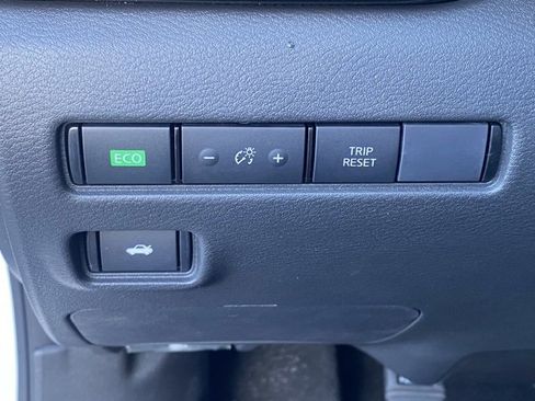 New 2025 Nissan Sentra SV image 24