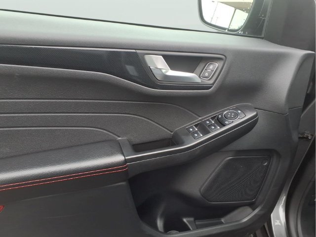 Used 2025 Ford Escape ST-Line Select AWD/4WD image 9