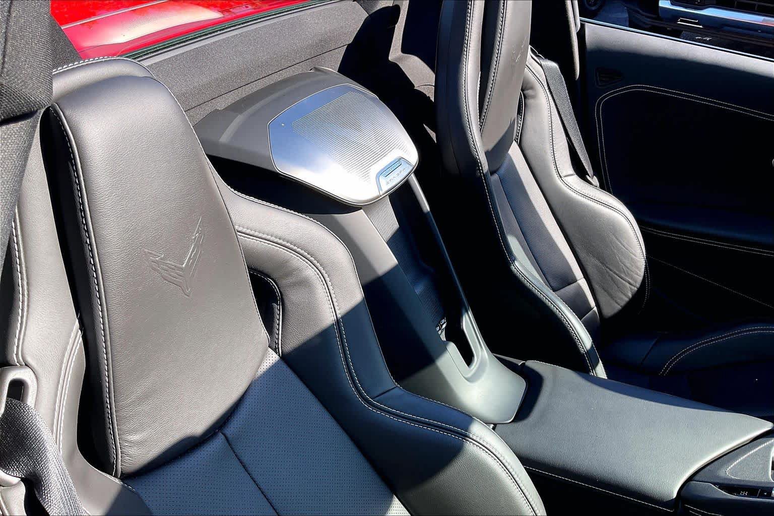 Used 2022 Chevrolet Corvette Stingray Preferred Conv w/ Z51 Performance Package RWD image 32