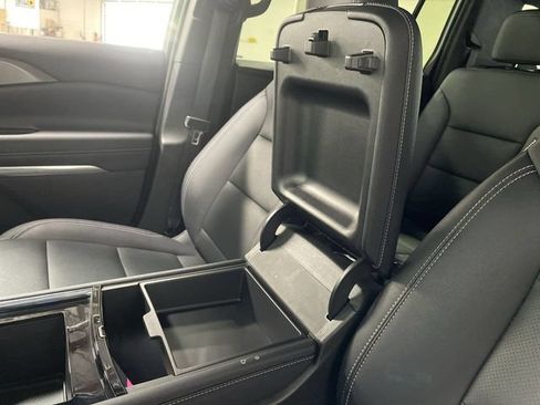 Used 2025 Chevrolet Traverse LT AWD/4WD image 21