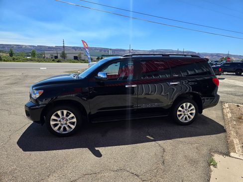 Used 2014 Toyota Sequoia Platinum AWD/4WD image 3