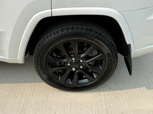 Used 2021 Jeep Grand Cherokee Laredo X AWD/4WD image 47