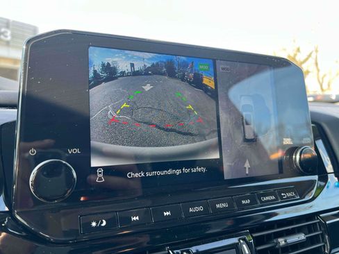 Used 2023 Nissan Pathfinder SL w/ SL Premium Package image 15