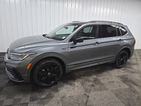 Used 2022 Volkswagen Tiguan SE R-Line image 6
