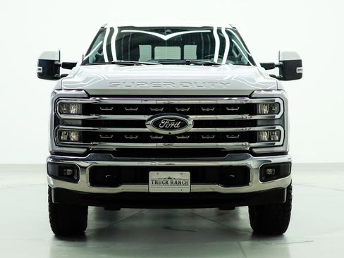 Used 2023 Ford F350 Lariat image 2