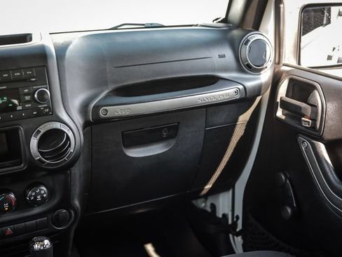 Used 2015 Jeep Wrangler Sport w/ Quick Order Package 24S AWD/4WD image 33