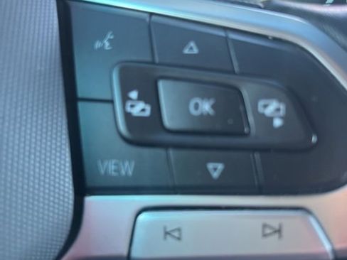 Used 2022 Volkswagen Atlas Cross Sport SE image 16