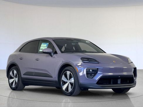 New 2026 Porsche Macan 4 Electric image 10