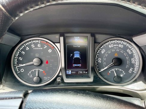 Used 2023 Toyota Tacoma TRD Off-Road image 12