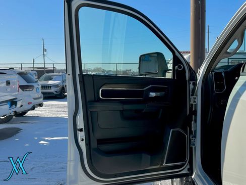 Used 2024 RAM 2500 Laramie AWD/4WD image 14
