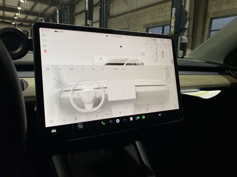 Used 2023 Tesla Model Y Long Range image 10