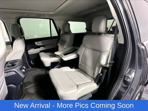 Used 2025 Ford Expedition Active AWD/4WD image 26
