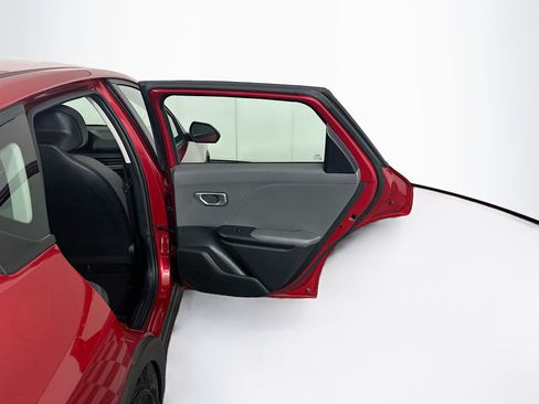 Used 2025 Kia K4 FWD image 29