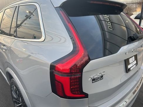 Used 2025 Volvo XC90 B5 Plus image 10