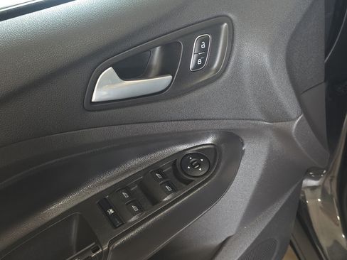 Used 2018 Ford Escape SE FWD image 11