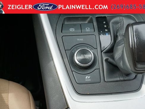 Used 2023 Toyota RAV4 LE AWD/4WD image 20
