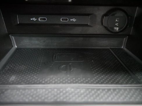 Certified 2024 Volkswagen Tiguan SE image 29