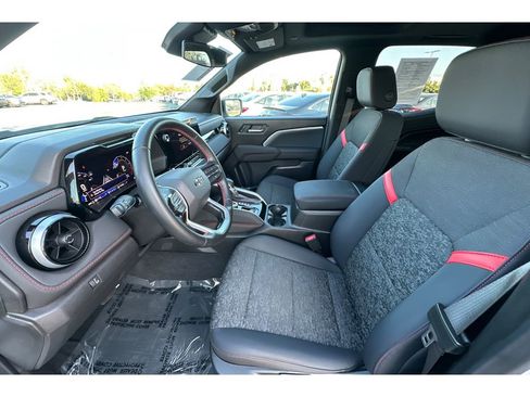 Used 2024 Chevrolet Colorado Z71 w/ Safety Package image 10