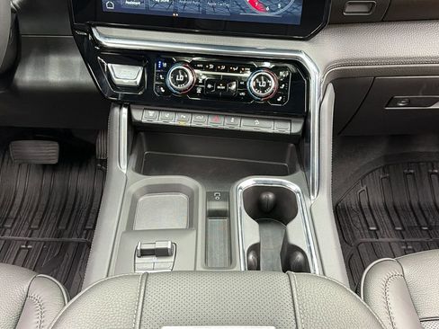 Used 2025 GMC Sierra 3500 Denali w/ Denali Reserve Package image 32