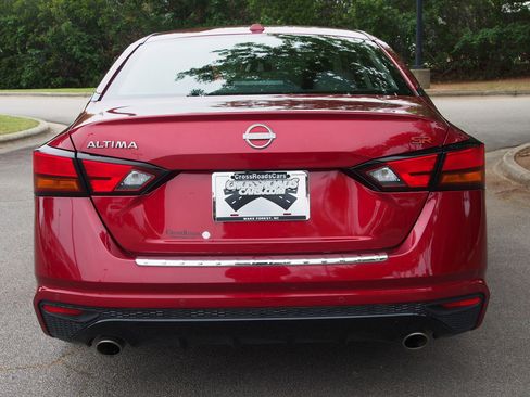 Used 2023 Nissan Altima 2.5 SR w/ SR Premium Package FWD image 6