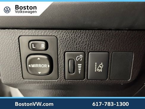 Used 2018 Toyota RAV4 LE image 20