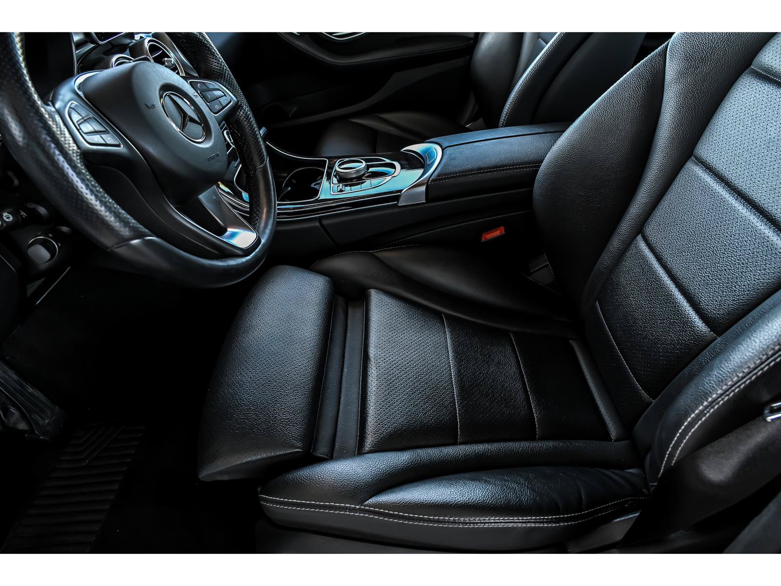Used 2018 Mercedes-Benz C 300 4MATIC Sedan image 11