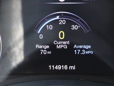 Used 2017 Jeep Grand Cherokee Altitude RWD image 27