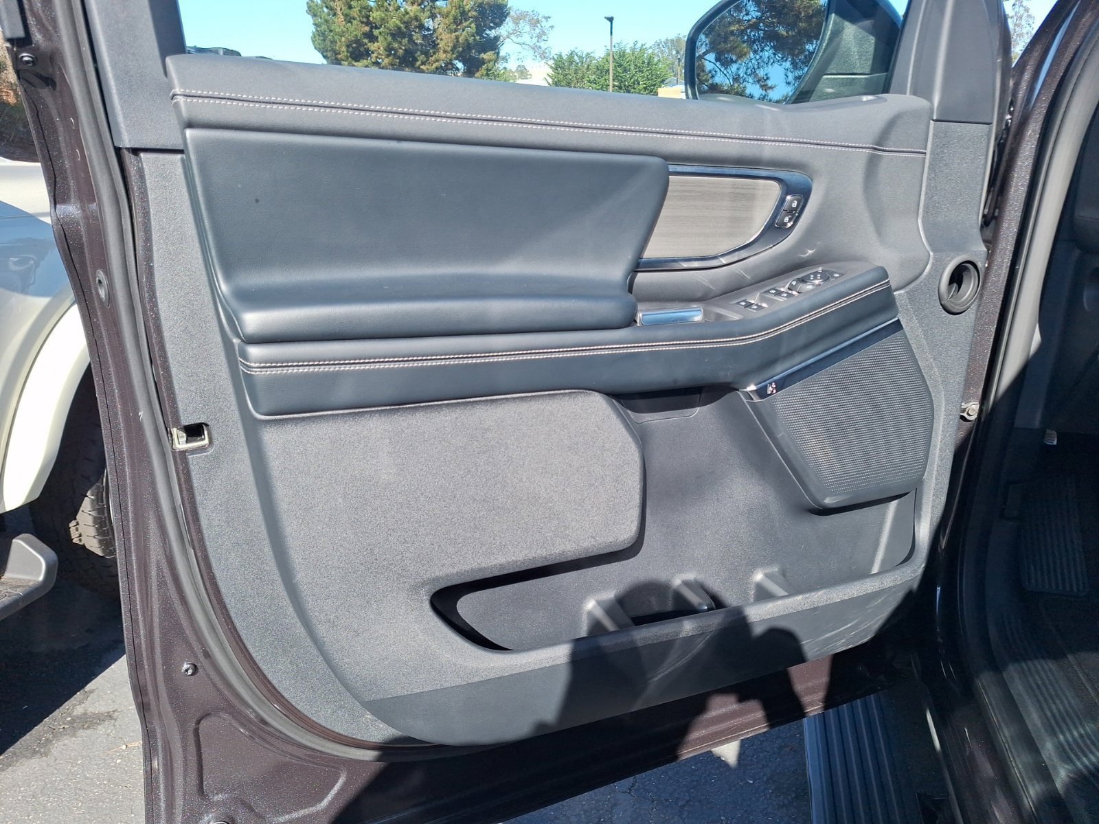 Used 2025 Ford Expedition Platinum AWD/4WD image 12
