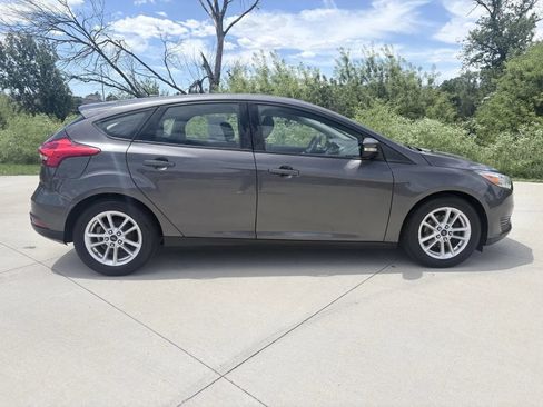 Used 2015 Ford Focus SE FWD image 4
